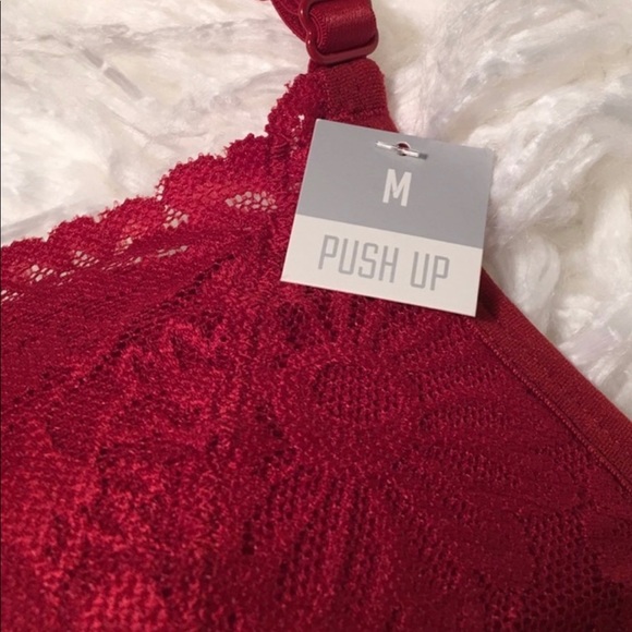 NWT Victoria’s Secret Lace Bra - Picture 4 of 5